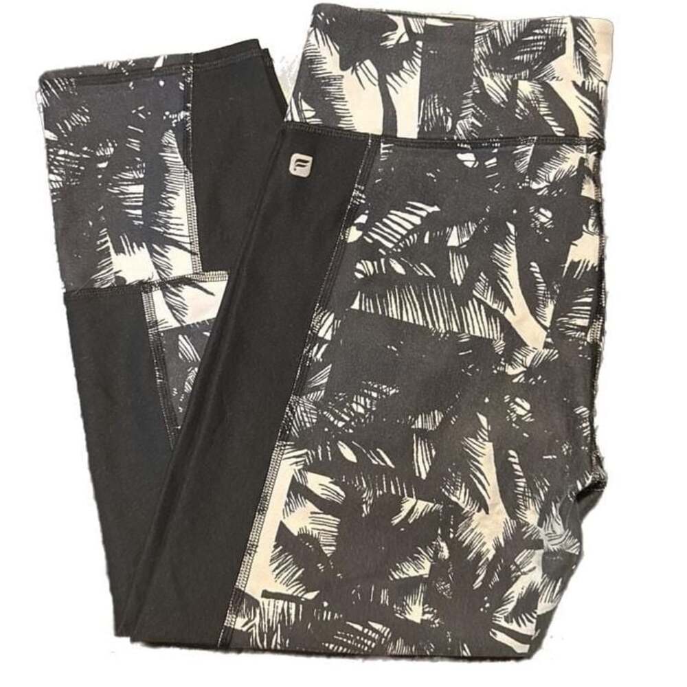 Fabletics Women's Black & White Palm Tree Capri Leggings